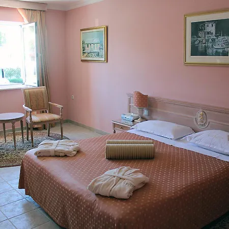 Marina Frapa - Otok 4*