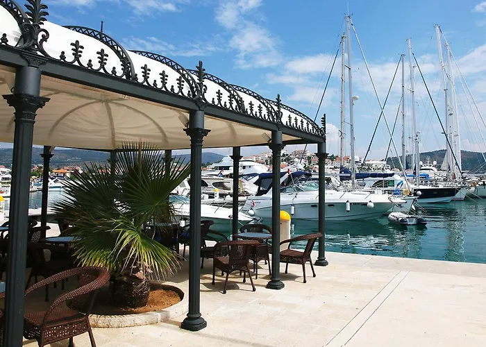 Hotel Marina Frapa - Otok